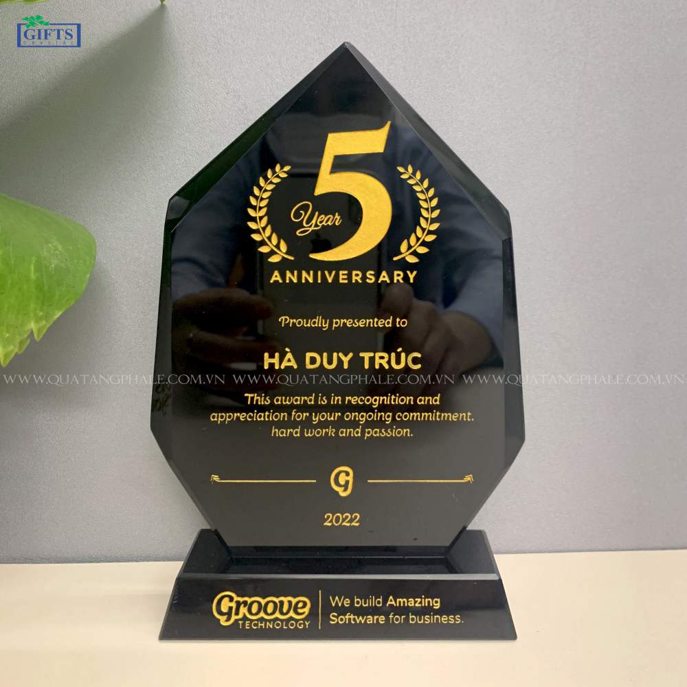Kỷ niệm chương pha lê QT-KNC-008