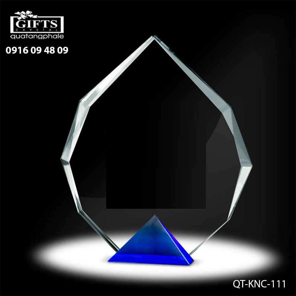 Kỷ niệm chương pha lê QT-KNC-111