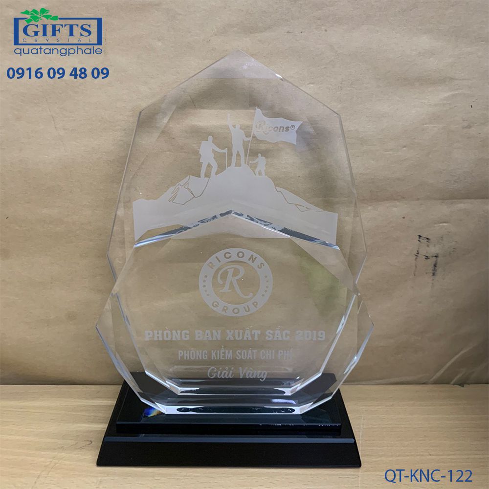 Kỷ niệm chương pha lê QT-KNC-122